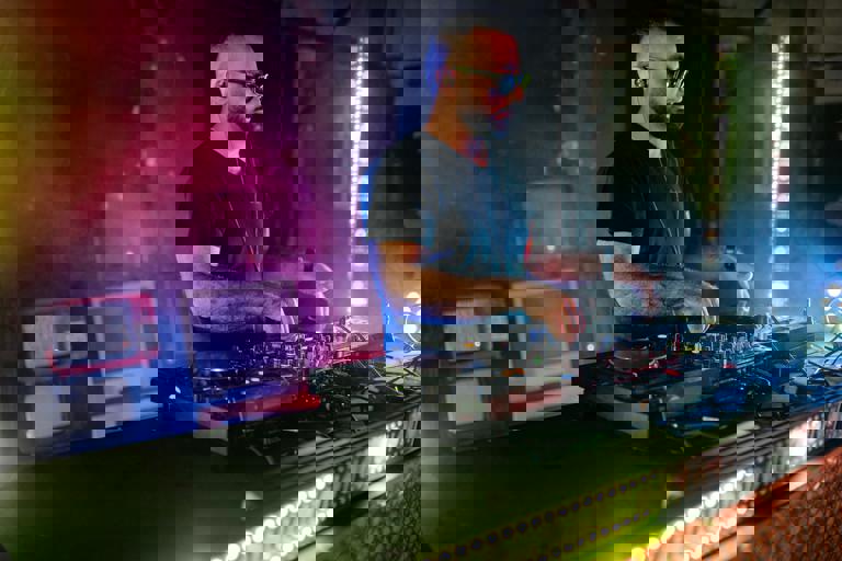 Experimental Music Festival Draws Audiences Into Sonic Labyrinths